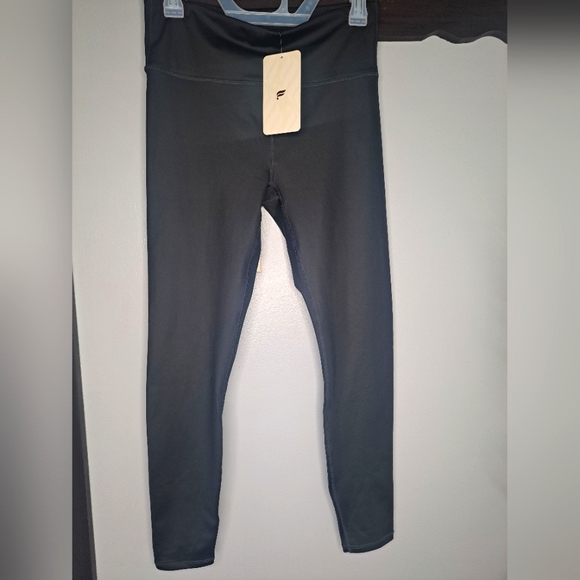 FABLETICS High-Waisted Ultracool Black Shine Legging 7/8 #NEW - Picture 3 of 14